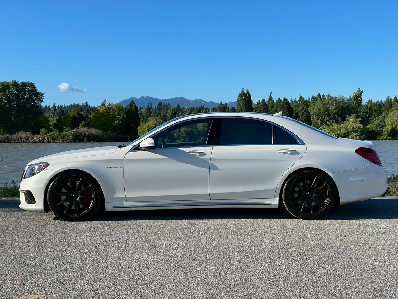 Mercedes-Benz S-Class photo Mercedes-Benz S-Class