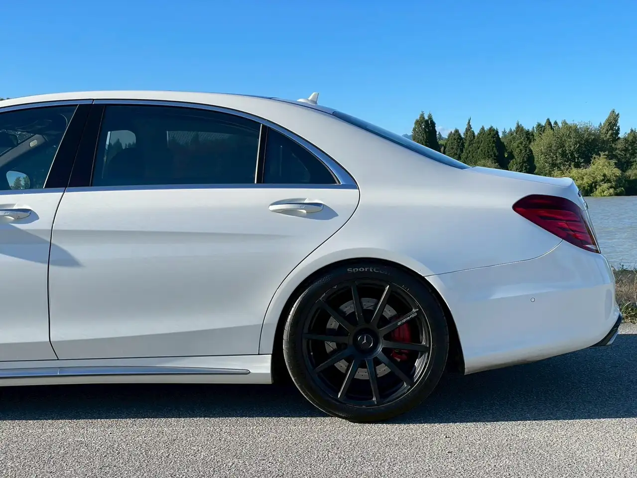 Mercedes-Benz S-Class photo Mercedes-Benz S-Class