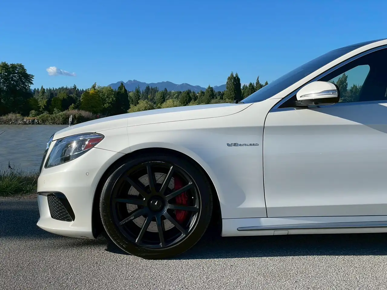 Mercedes-Benz S-Class photo Mercedes-Benz S-Class