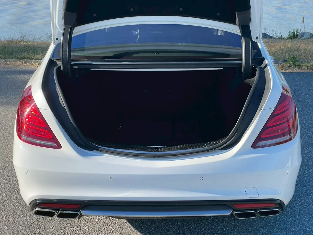 Mercedes-Benz S-Class photo Mercedes-Benz S-Class