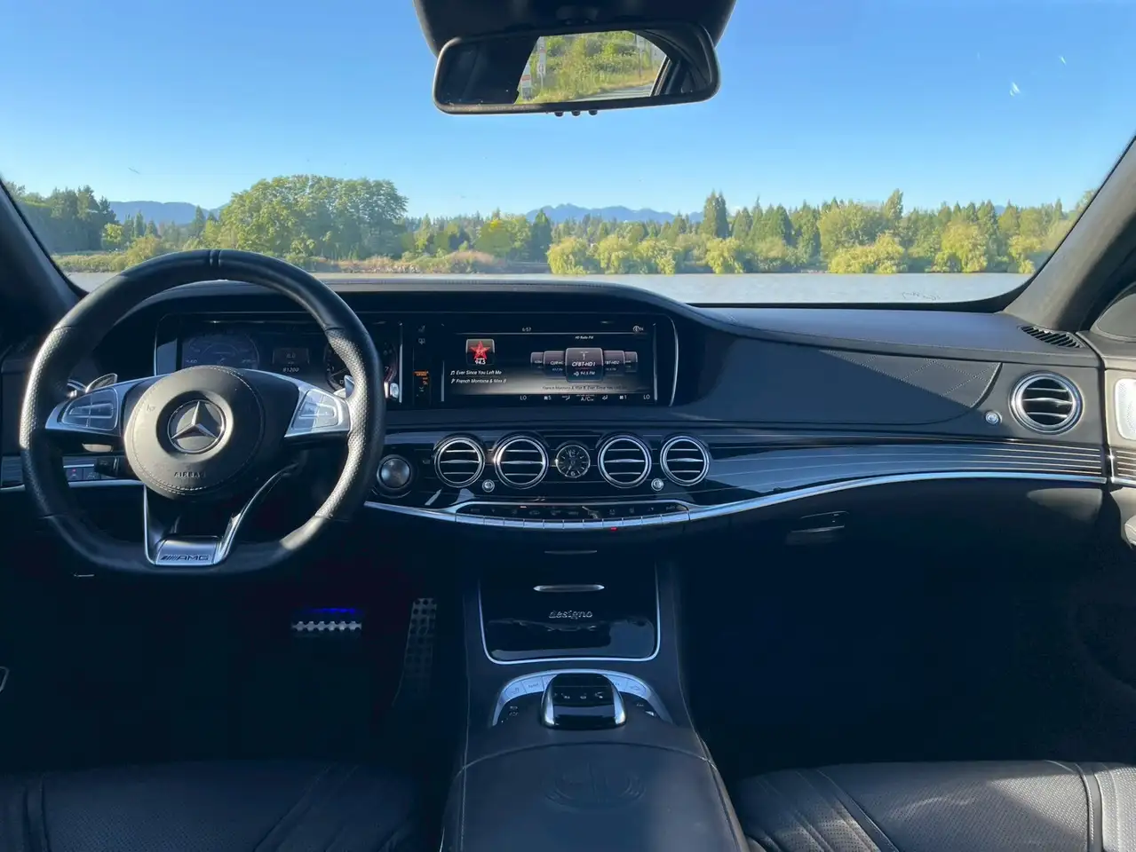 Mercedes-Benz S-Class photo Mercedes-Benz S-Class