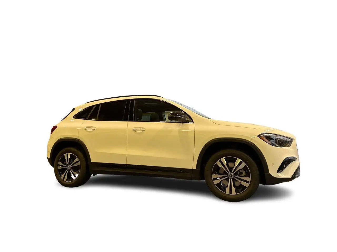 Mercedes-Benz GLA снимка Mercedes-Benz GLA