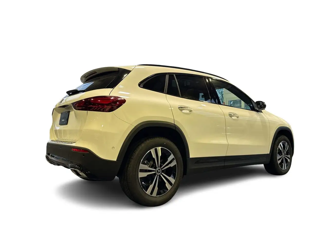 Mercedes-Benz GLA снимка Mercedes-Benz GLA