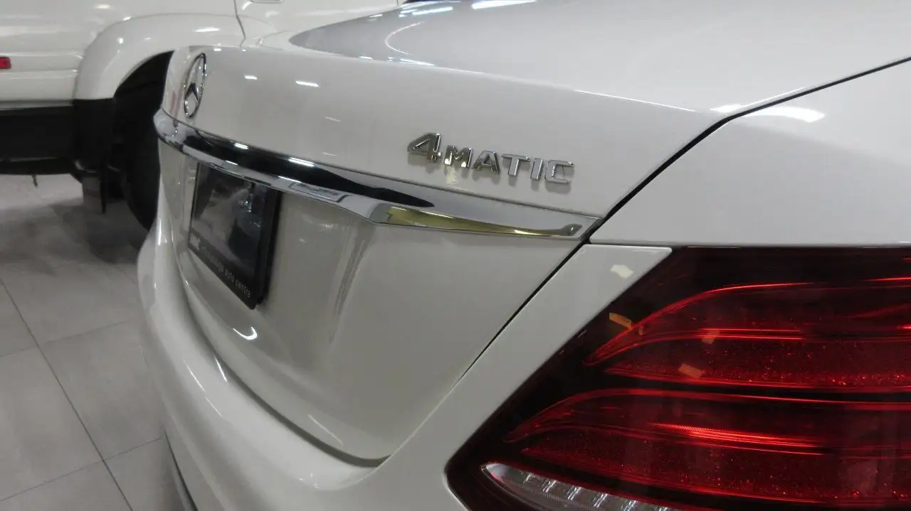 Mercedes-Benz E-Class photo Mercedes-Benz E-Class