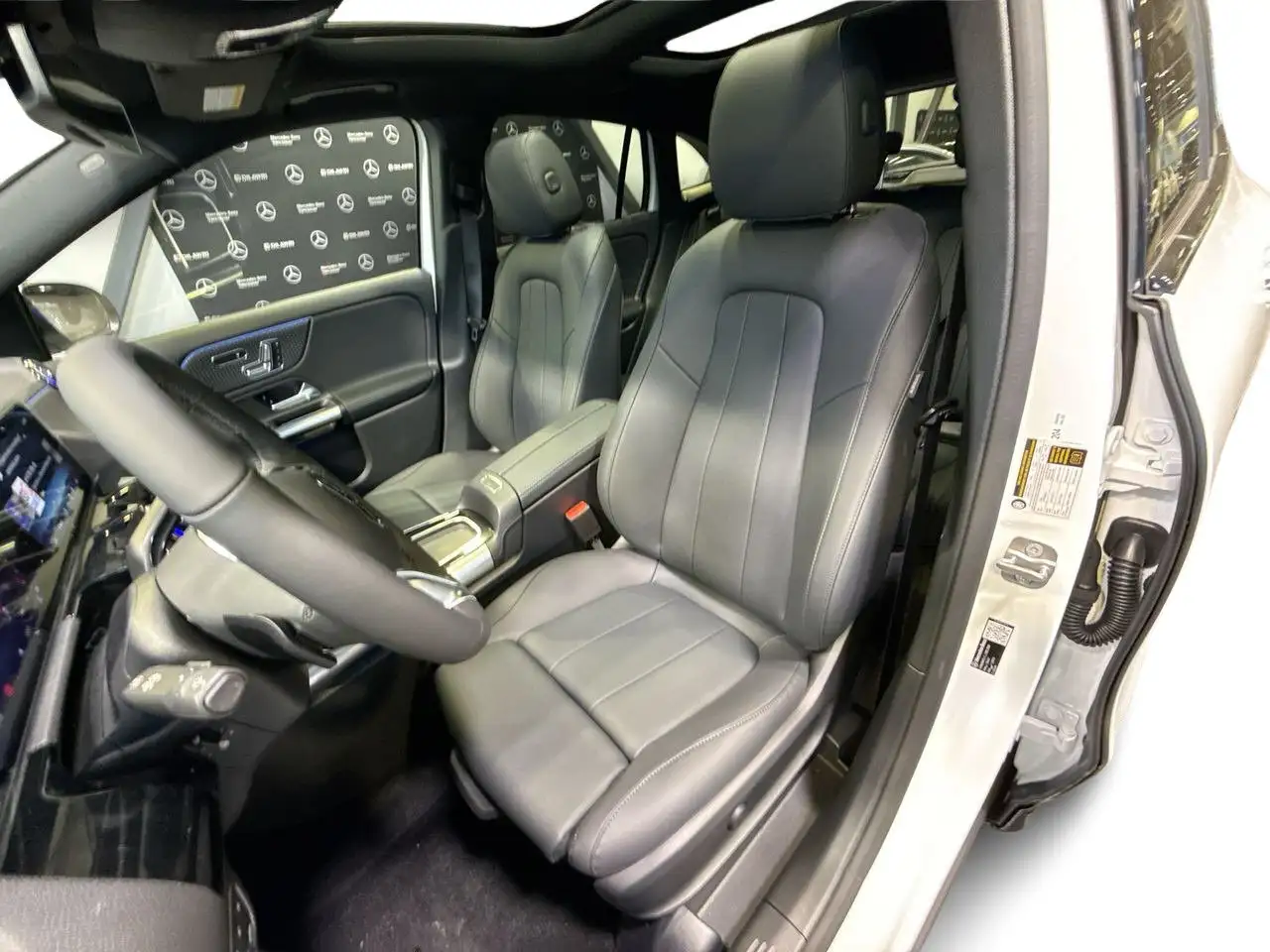 Mercedes-Benz GLA снимка Mercedes-Benz GLA