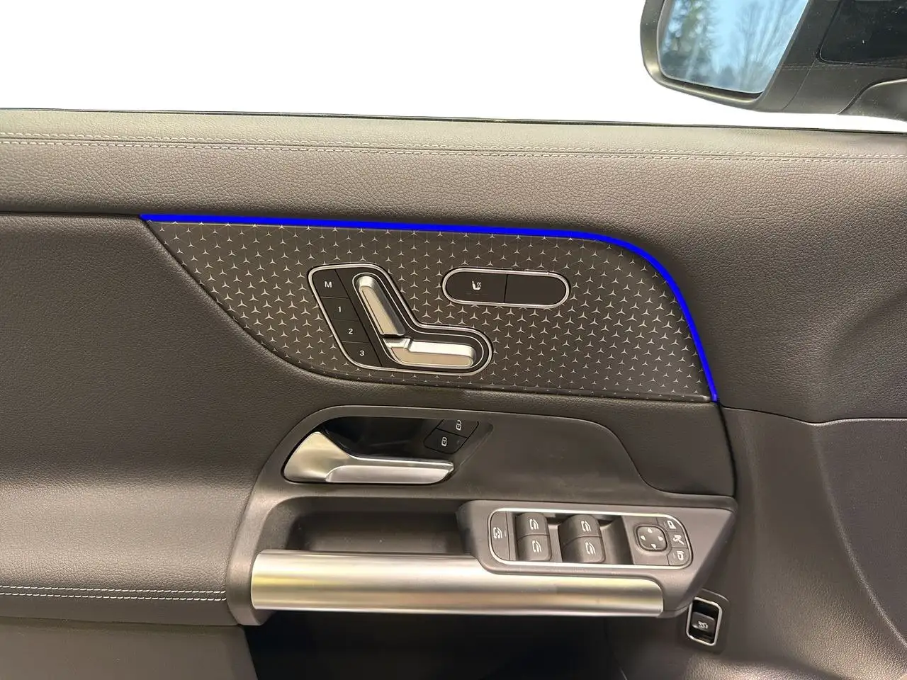Mercedes-Benz GLA снимка Mercedes-Benz GLA