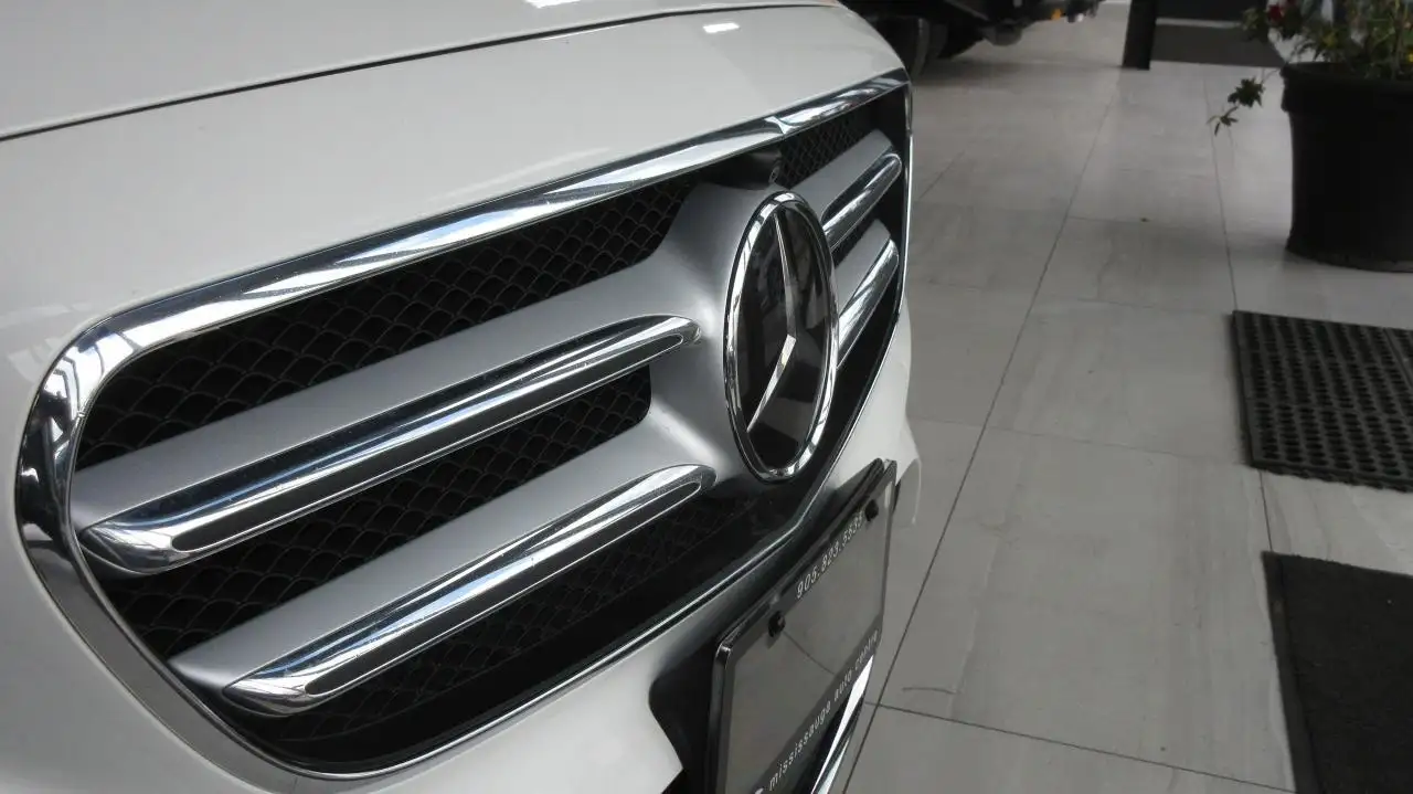 Mercedes-Benz E-Class photo Mercedes-Benz E-Class