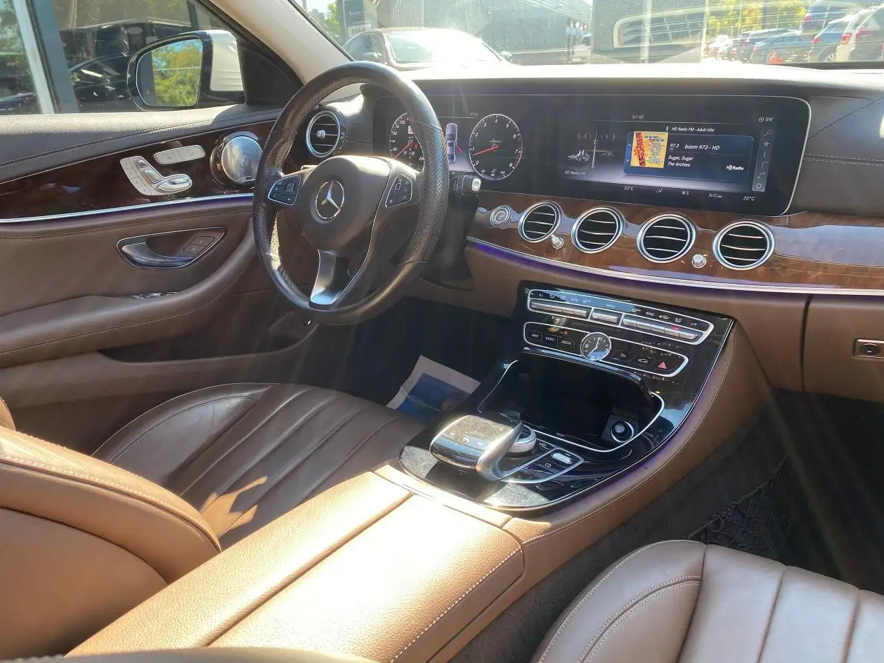 Mercedes-Benz E-Class photo Mercedes-Benz E-Class