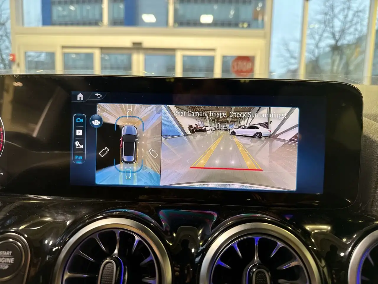Mercedes-Benz GLA снимка Mercedes-Benz GLA