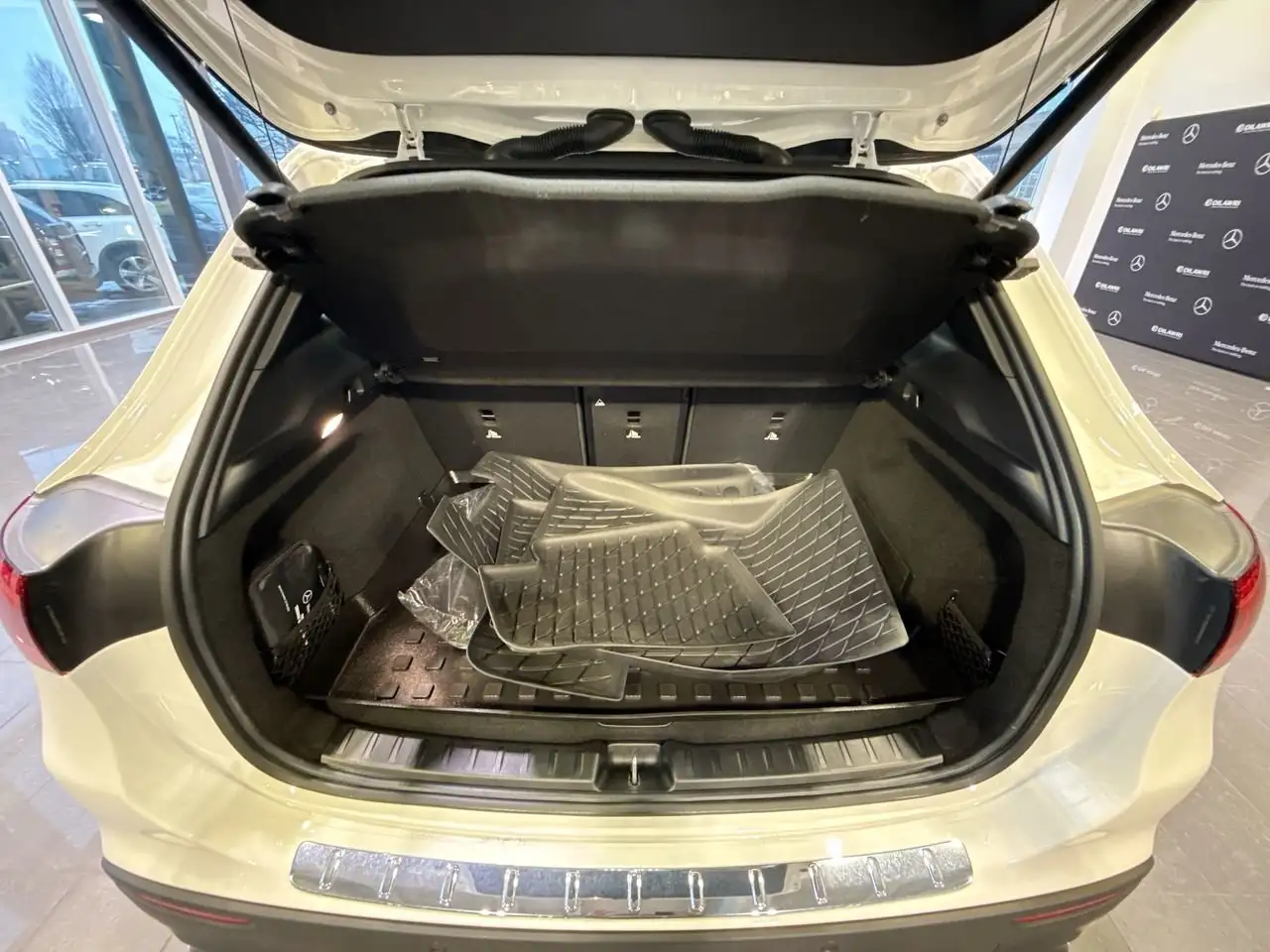 Mercedes-Benz GLA снимка Mercedes-Benz GLA