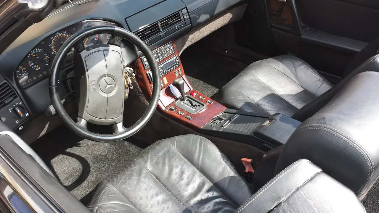 Mercedes-Benz 560 снимка Mercedes-Benz 560
