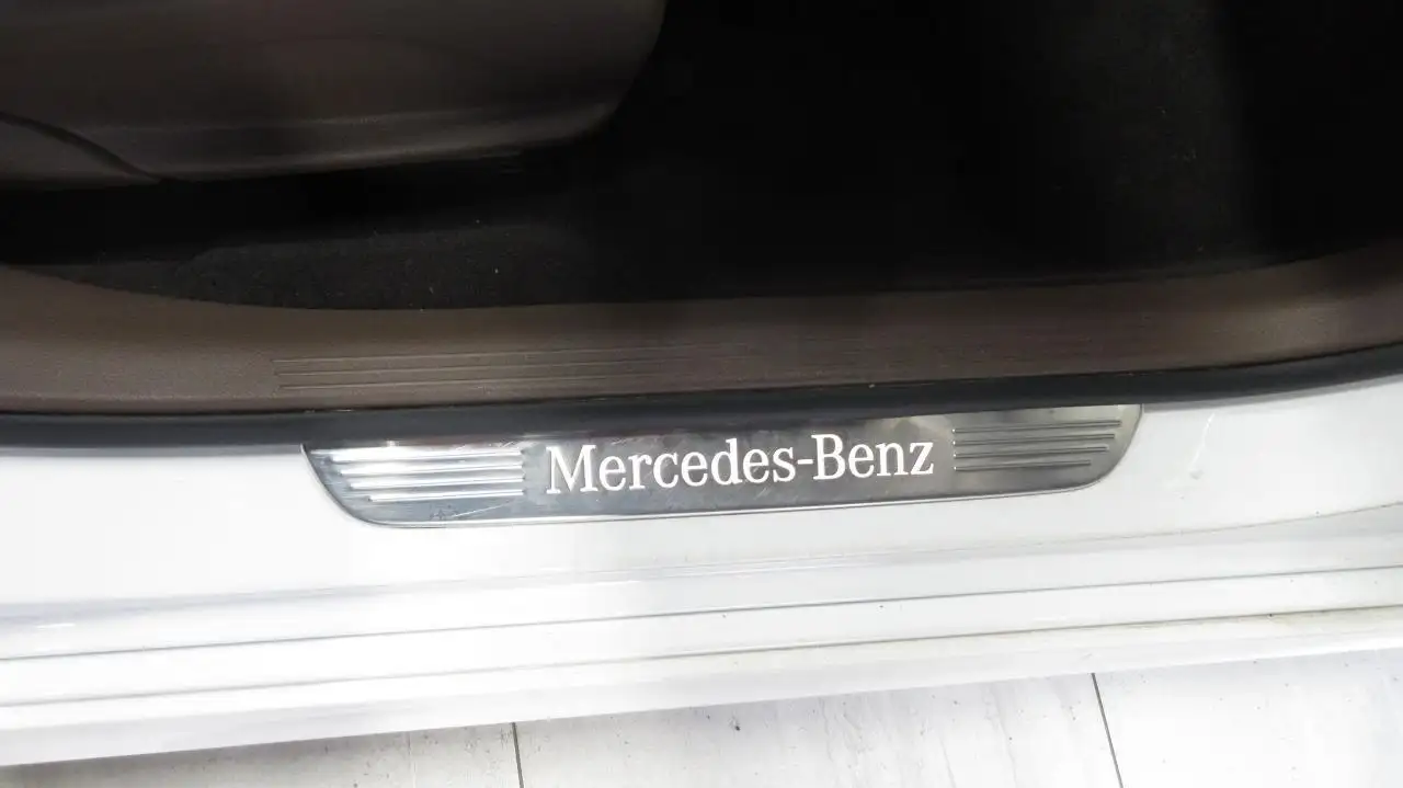 Mercedes-Benz E-Class photo Mercedes-Benz E-Class