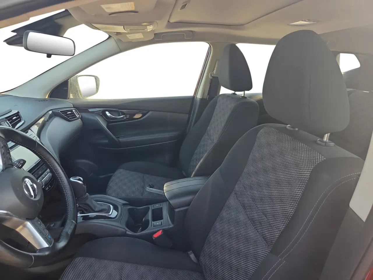 Nissan Qashqai снимка Nissan Qashqai