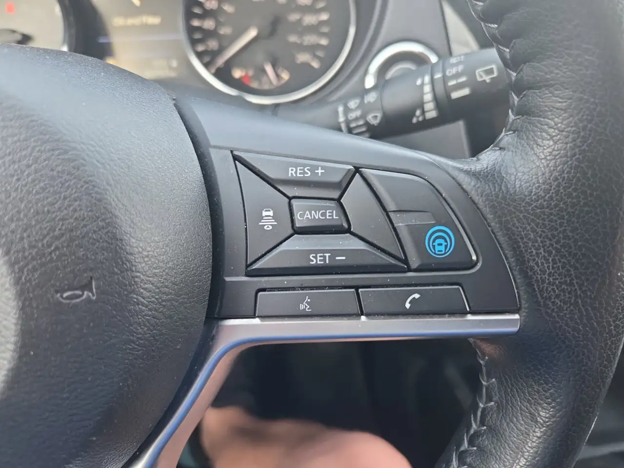Nissan Qashqai снимка Nissan Qashqai