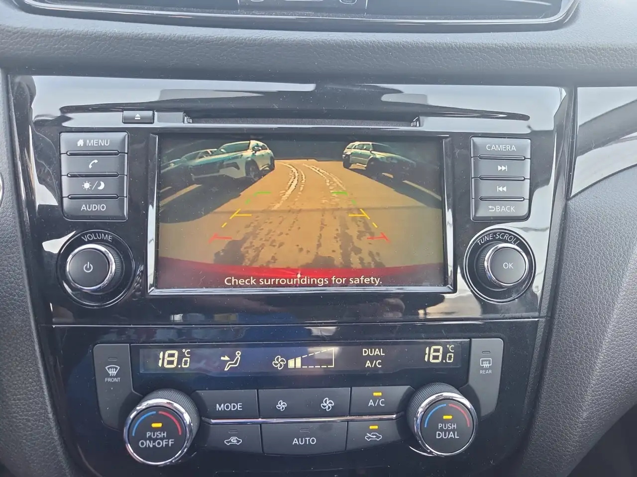 Nissan Qashqai снимка Nissan Qashqai