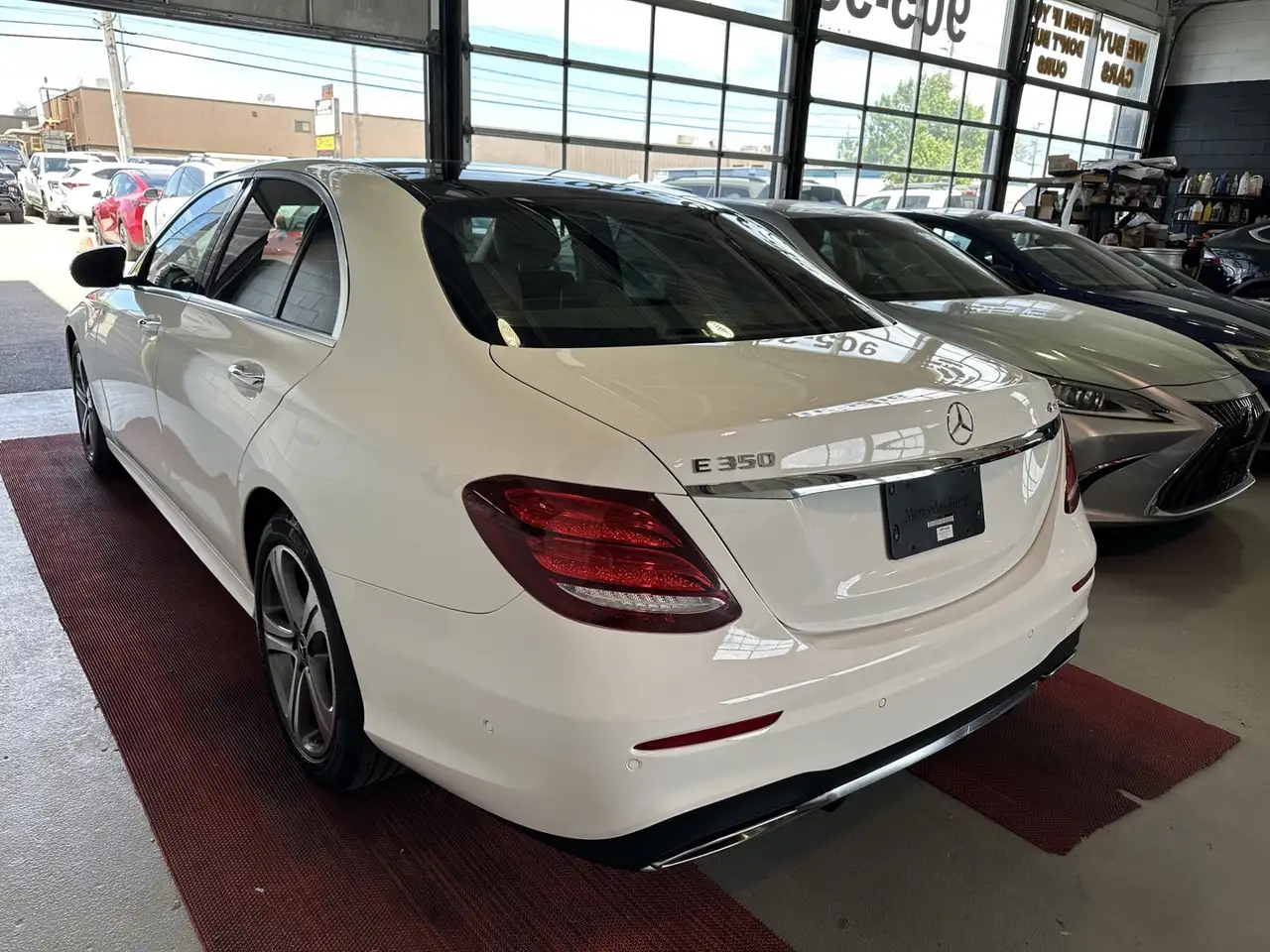 Mercedes-Benz E-Class fotografie Mercedes-Benz E-Class