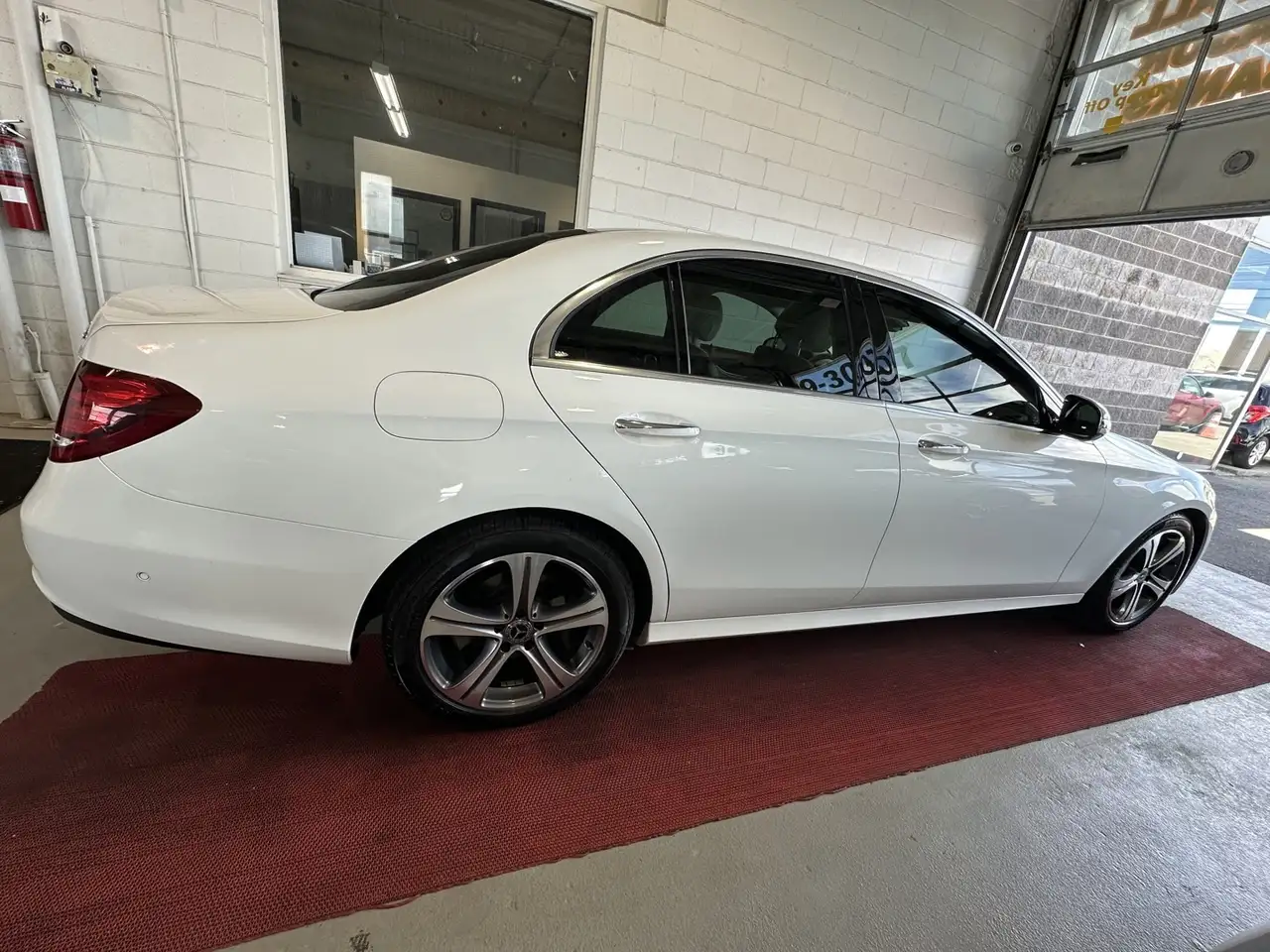 Mercedes-Benz E-Class fotografie Mercedes-Benz E-Class