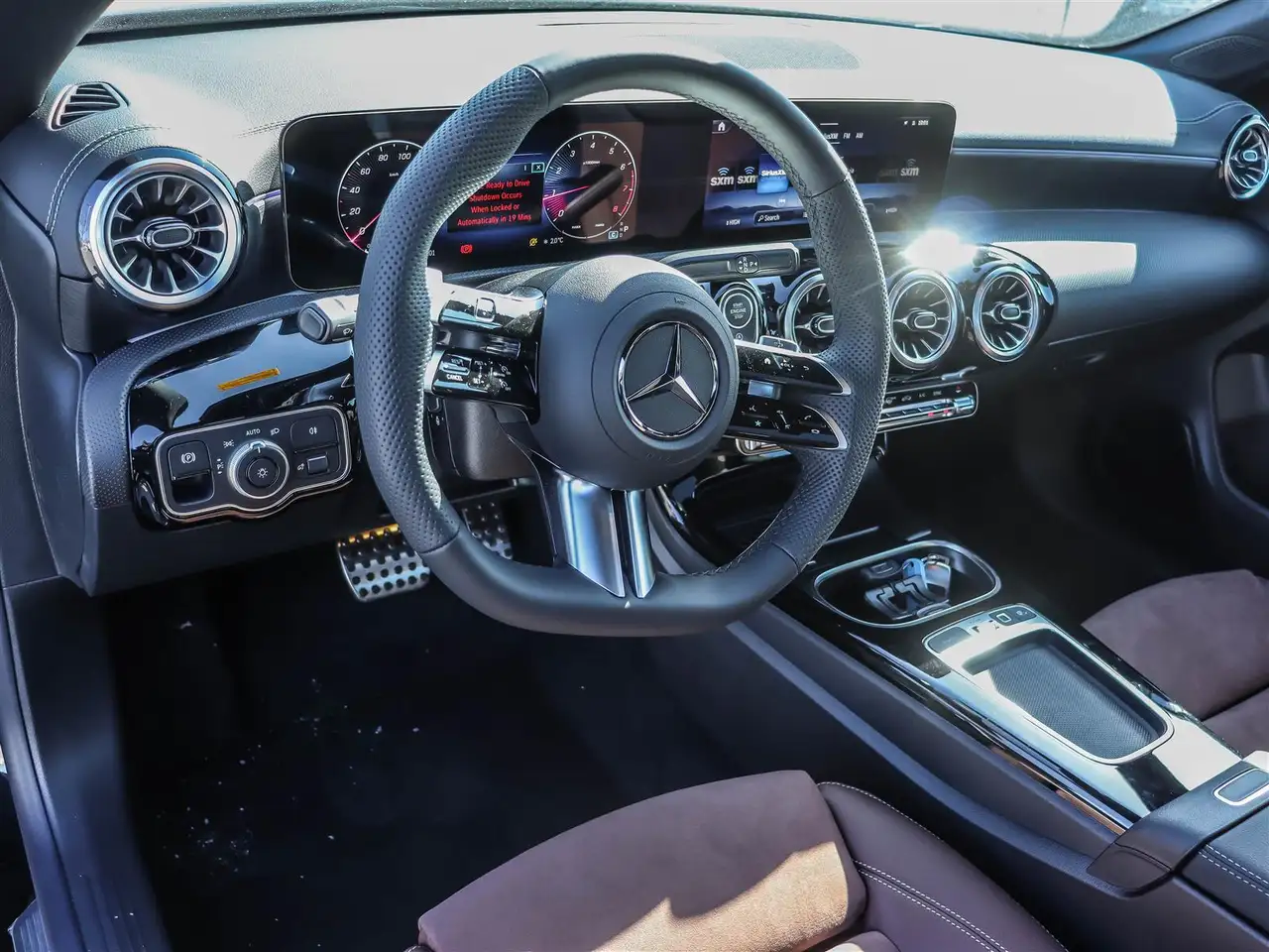 Mercedes-Benz CLA снимка Mercedes-Benz CLA