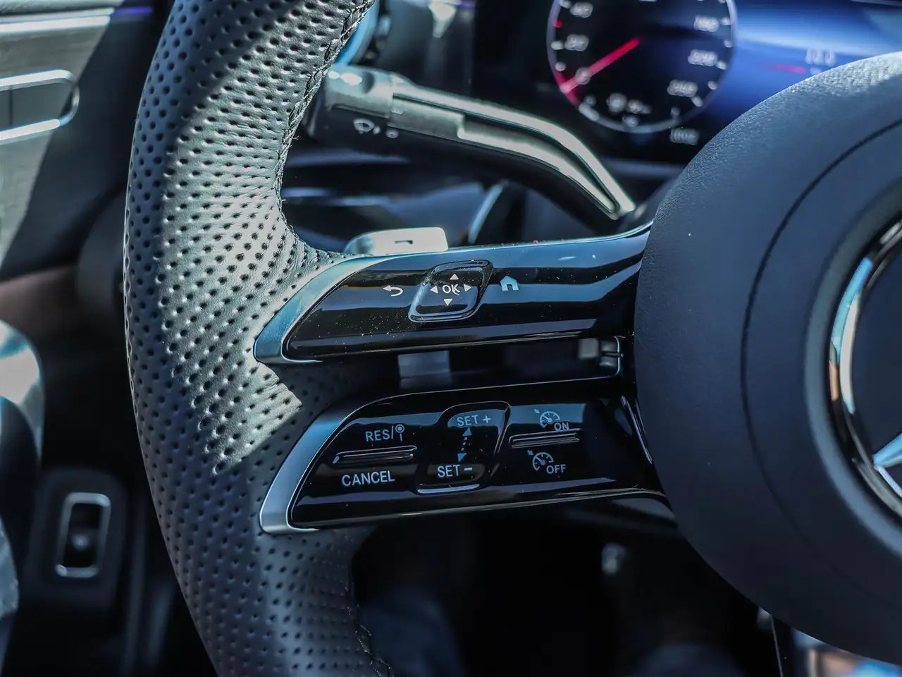 Mercedes-Benz CLA снимка Mercedes-Benz CLA
