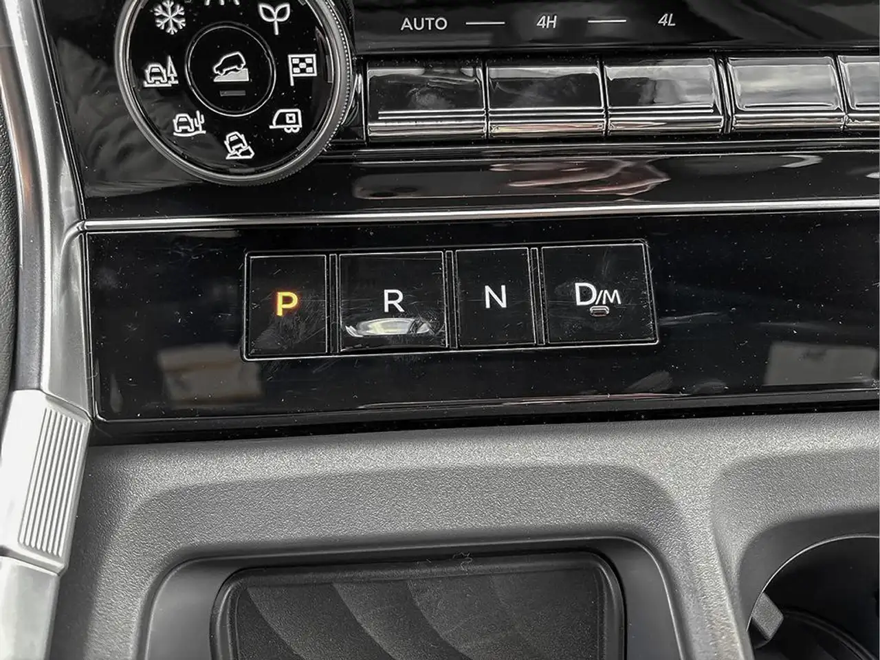 Nissan Armada снимка Nissan Armada
