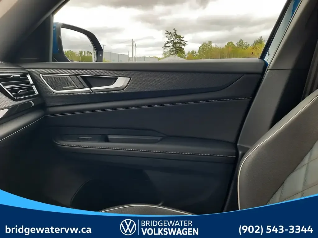 Volkswagen Atlas photo Volkswagen Atlas