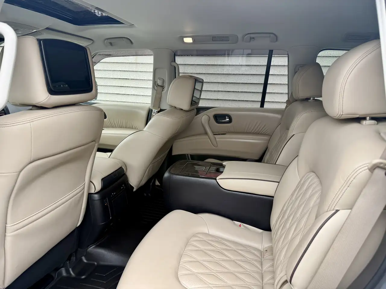 Nissan Armada снимка Nissan Armada