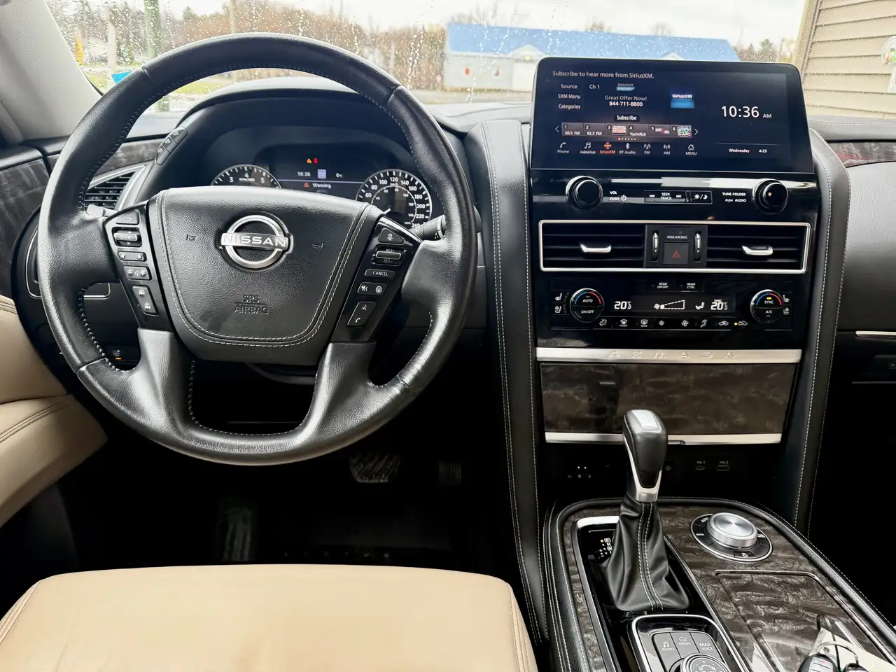 Nissan Armada снимка Nissan Armada