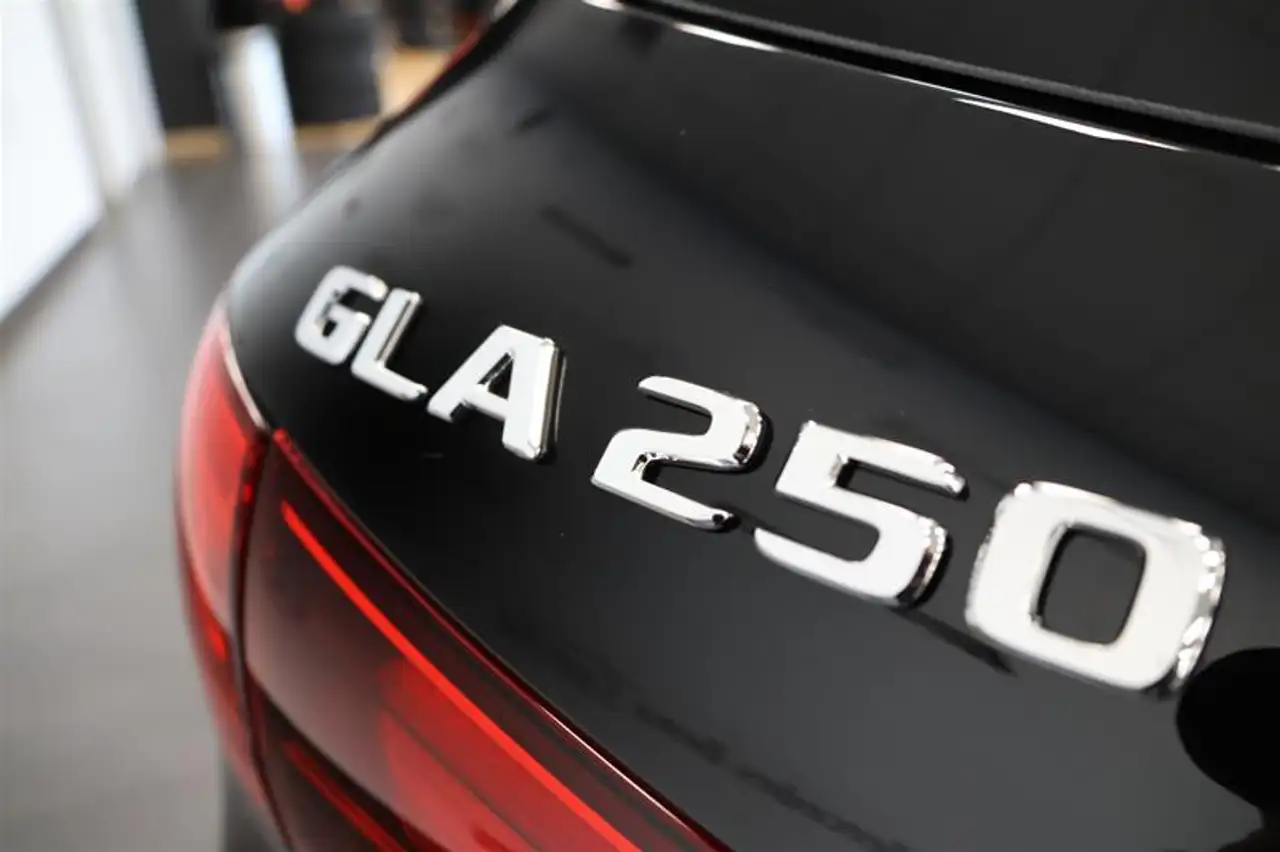 Mercedes-Benz GLA fotografie Mercedes-Benz GLA