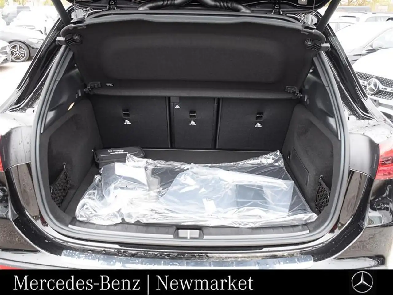 Mercedes-Benz GLA снимка Mercedes-Benz GLA