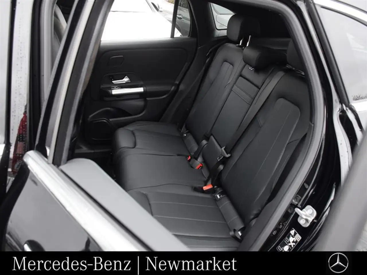 Mercedes-Benz GLA снимка Mercedes-Benz GLA