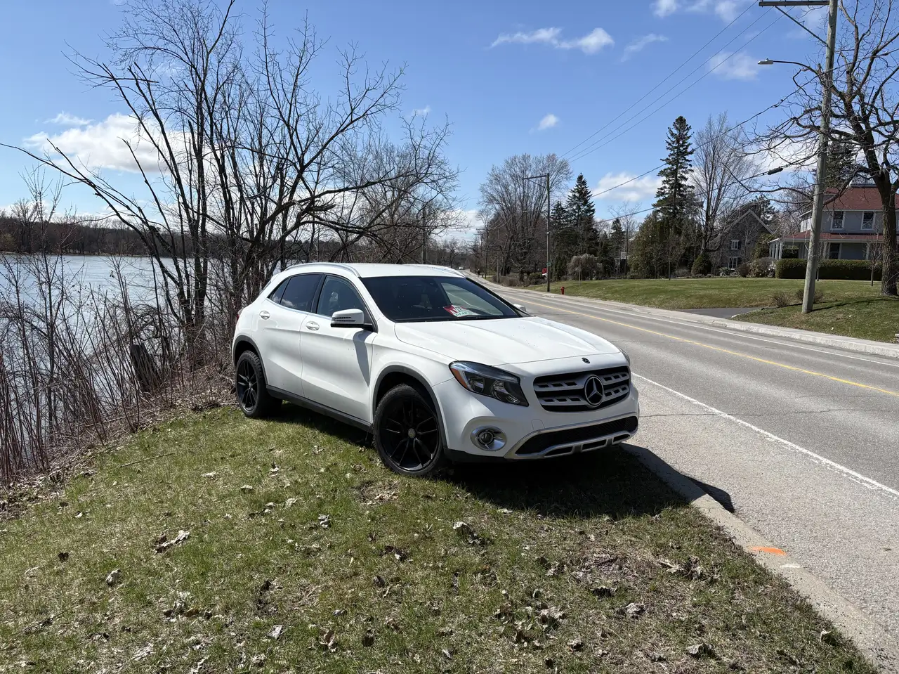 Mercedes-Benz GLA снимка Mercedes-Benz GLA