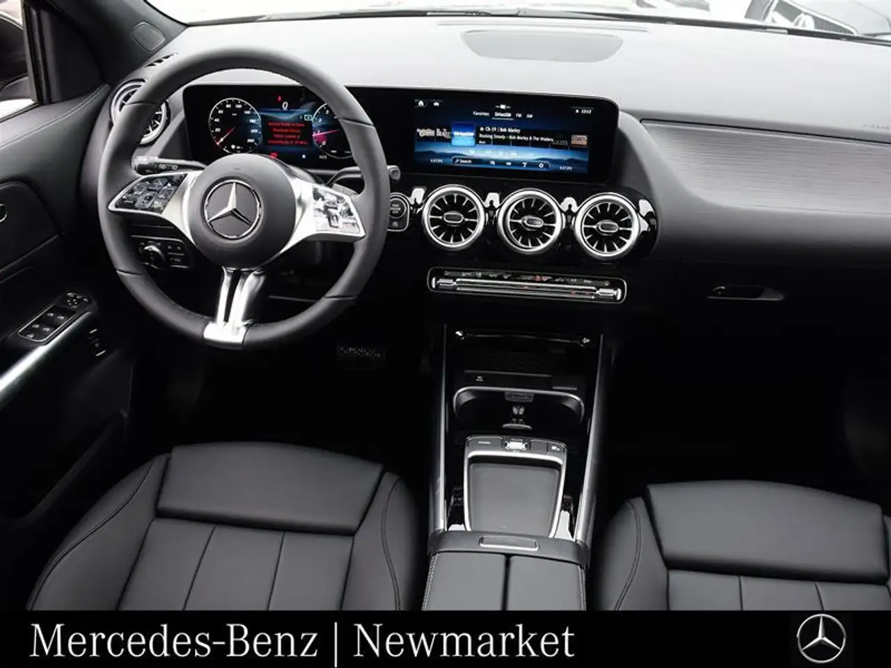 Mercedes-Benz GLA снимка Mercedes-Benz GLA
