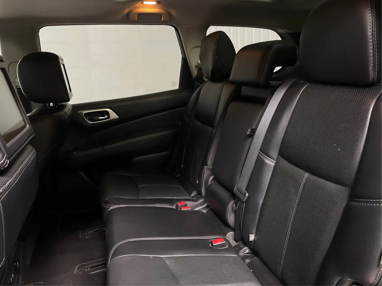Nissan Pathfinder снимка Nissan Pathfinder