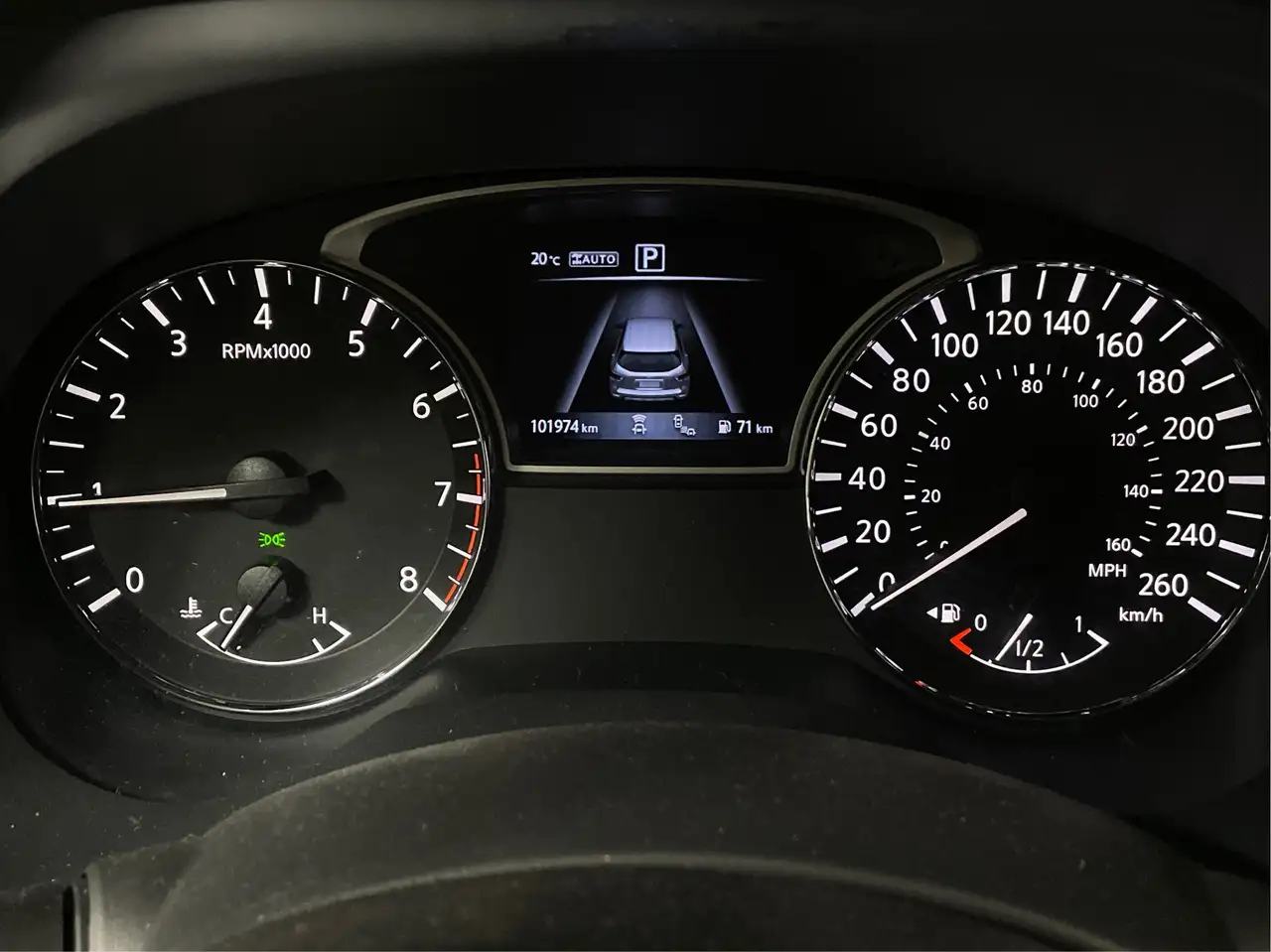 Nissan Pathfinder снимка Nissan Pathfinder