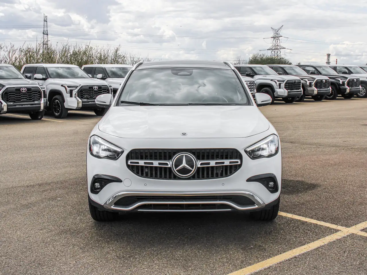 Mercedes-Benz GLA снимка Mercedes-Benz GLA