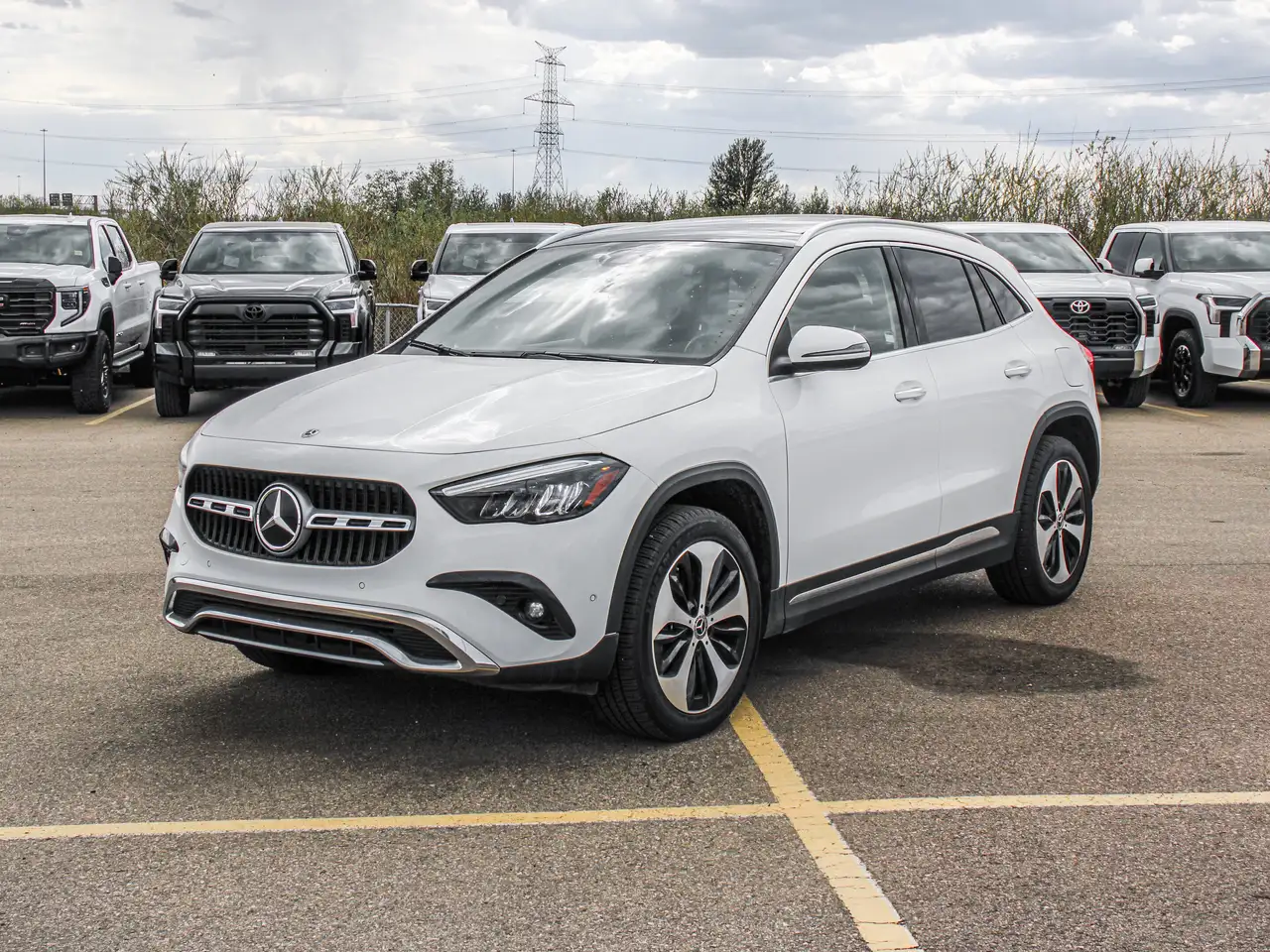 Mercedes-Benz GLA снимка Mercedes-Benz GLA