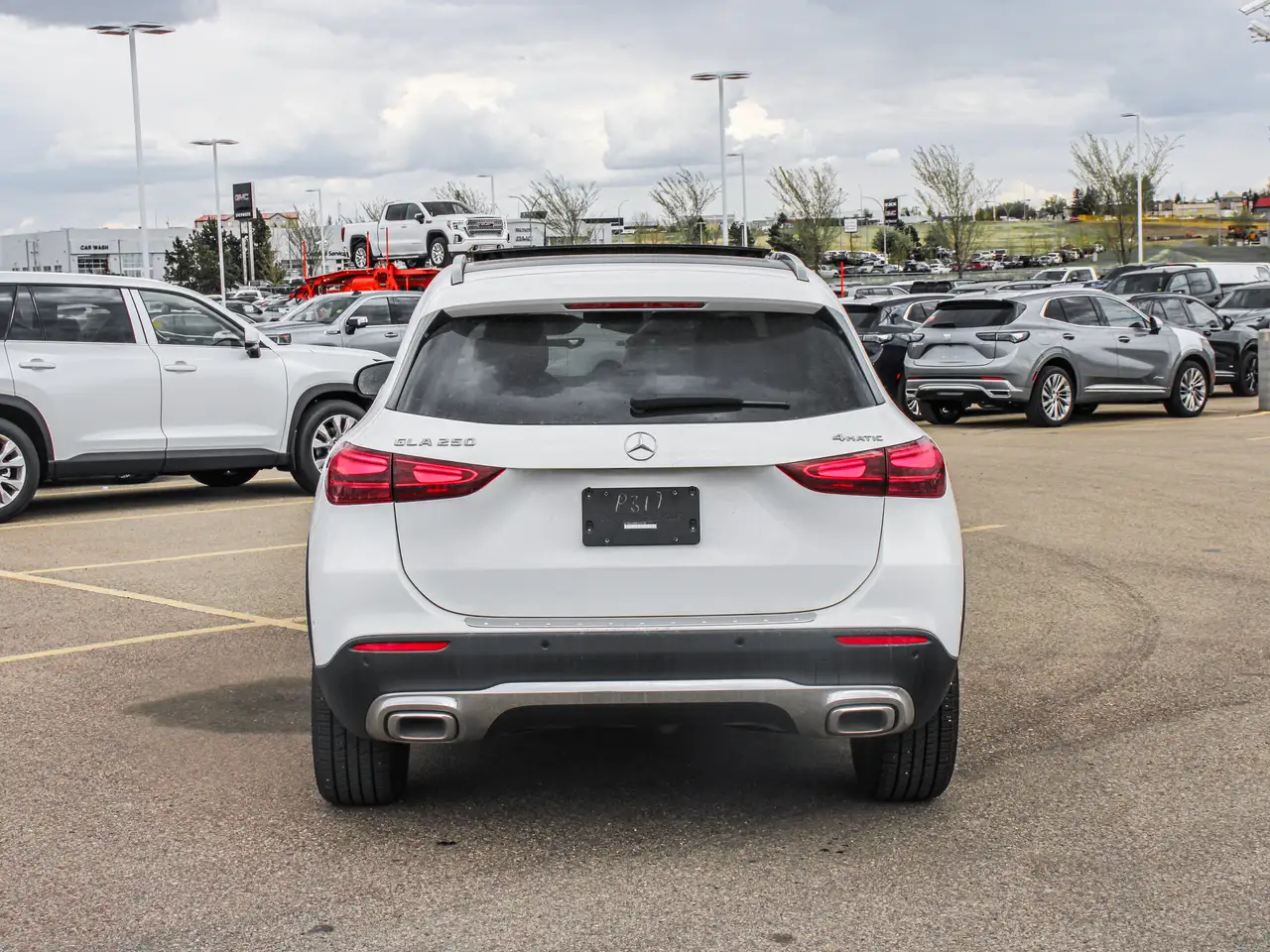 Mercedes-Benz GLA снимка Mercedes-Benz GLA