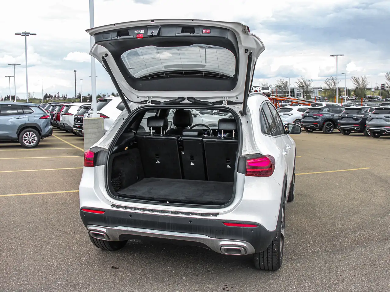 Mercedes-Benz GLA снимка Mercedes-Benz GLA