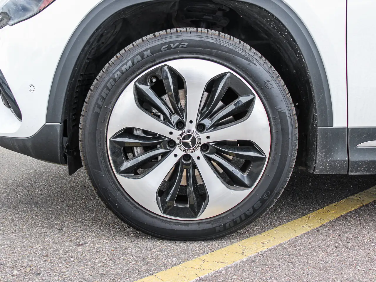 Mercedes-Benz GLA снимка Mercedes-Benz GLA