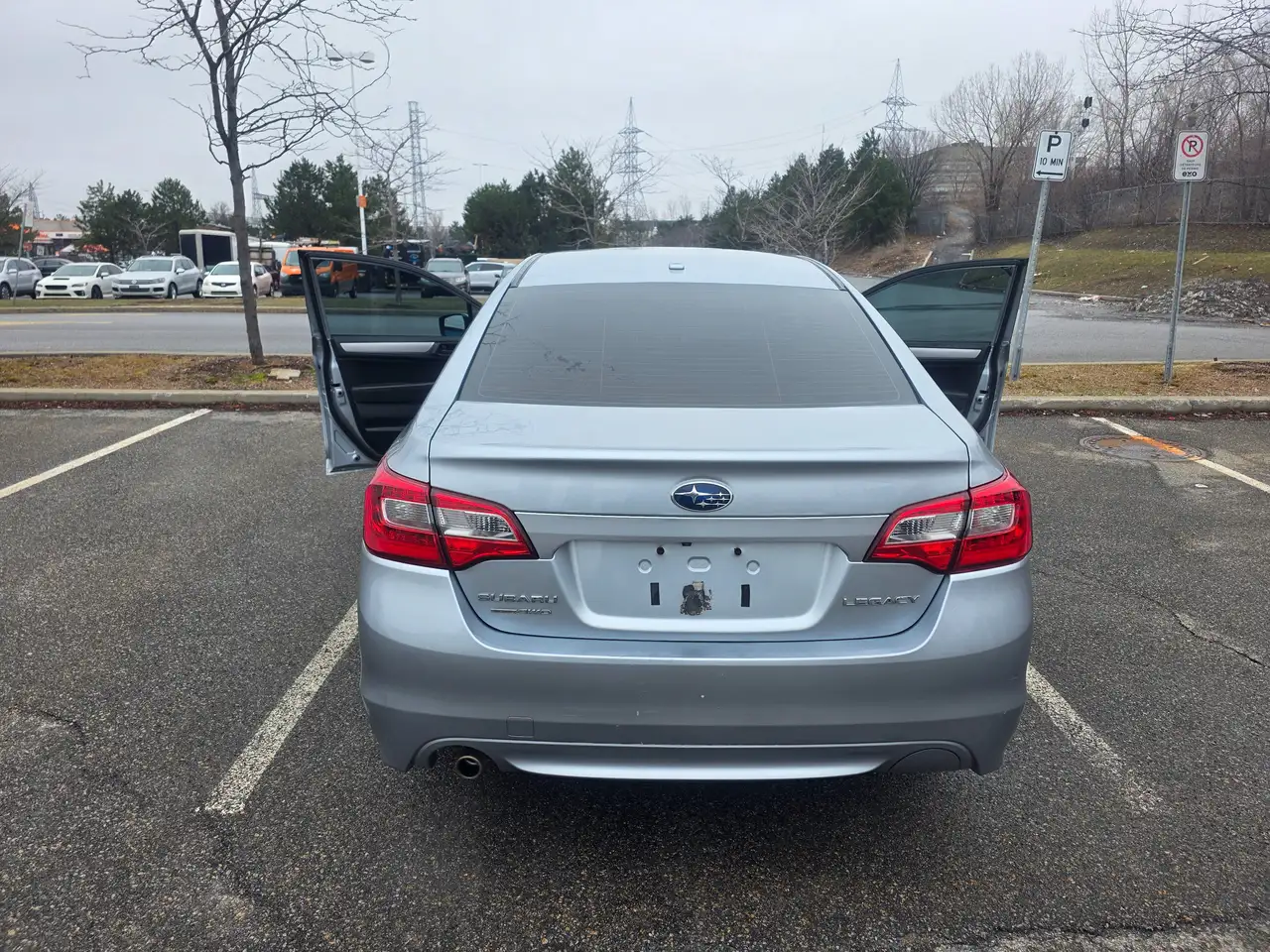 Subaru Legacy снимка Subaru Legacy