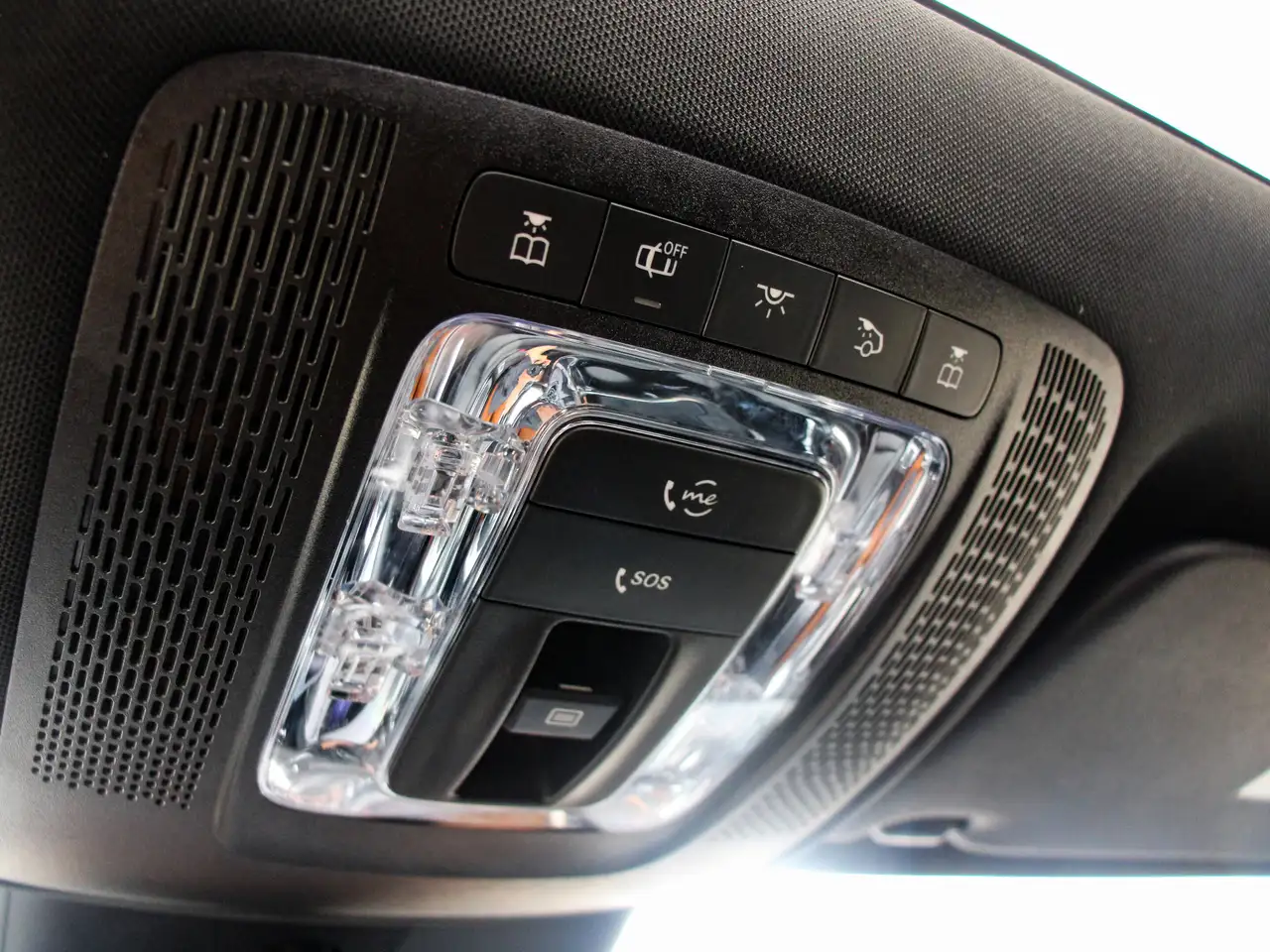 Mercedes-Benz GLA снимка Mercedes-Benz GLA