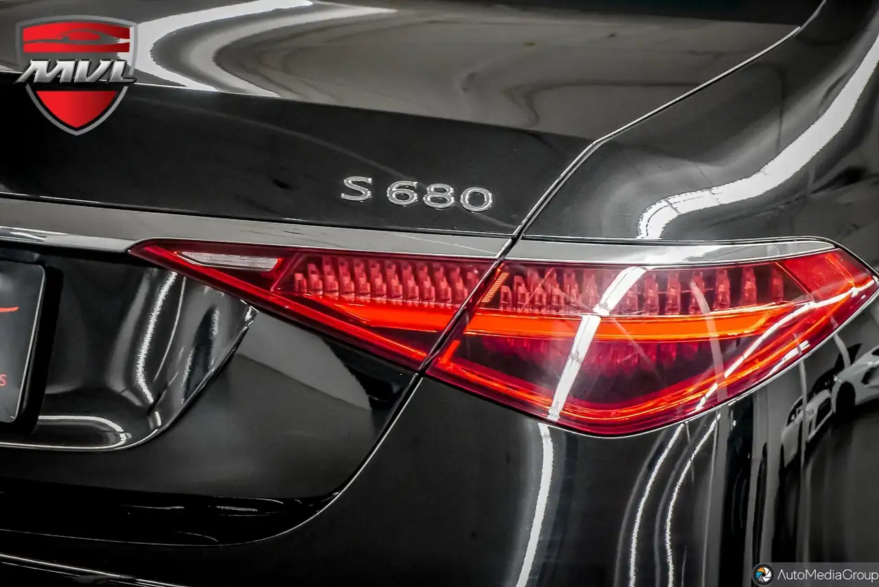 Mercedes-Benz S-Class снимка Mercedes-Benz S-Class