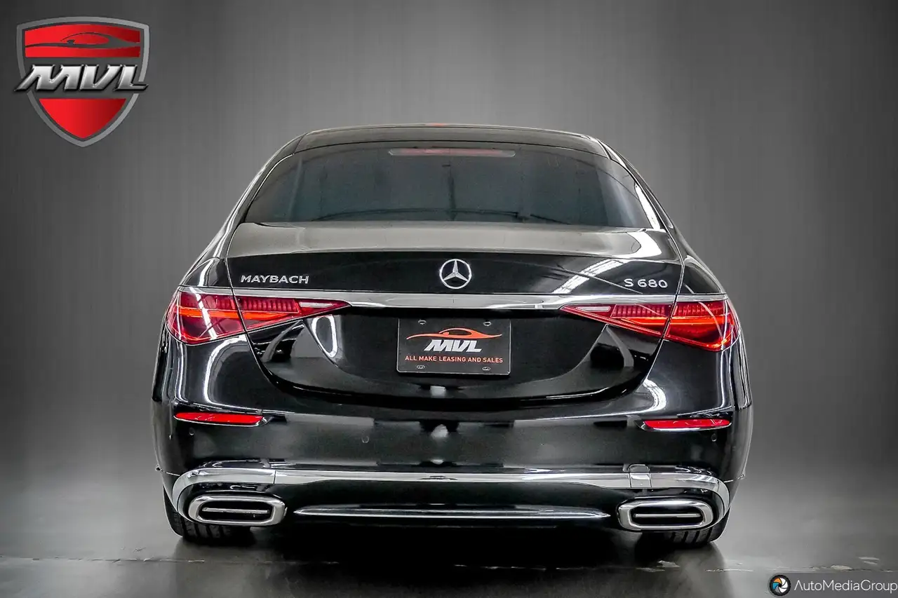 Mercedes-Benz S-Class снимка Mercedes-Benz S-Class