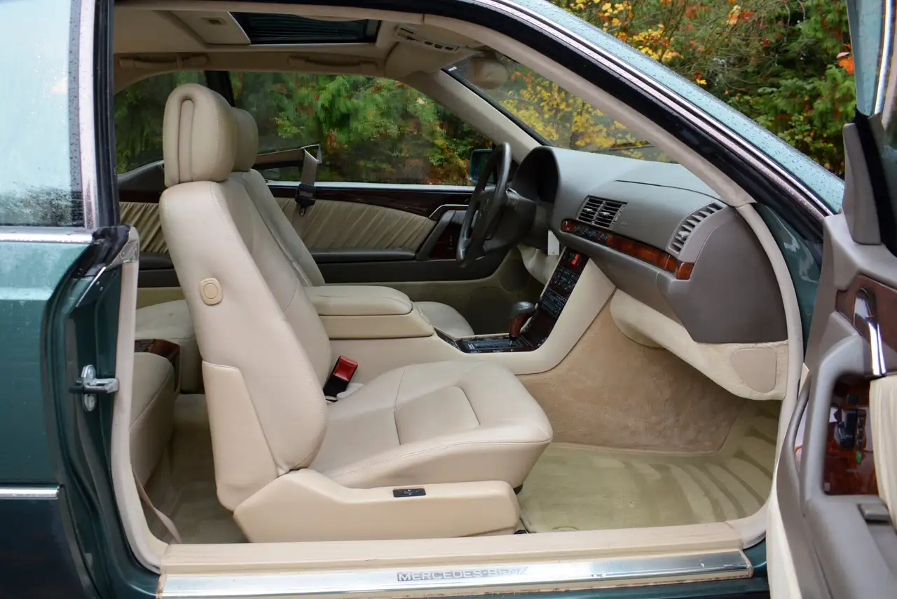 Mercedes-Benz S-Class снимка Mercedes-Benz S-Class