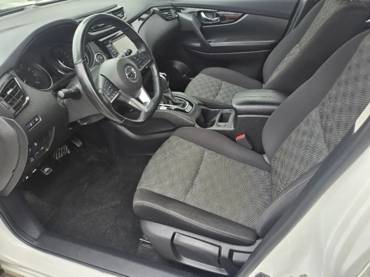 Nissan Qashqai снимка Nissan Qashqai