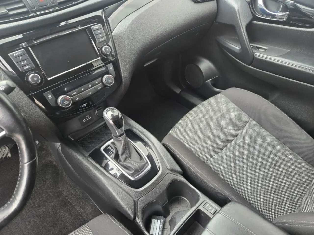 Nissan Qashqai снимка Nissan Qashqai