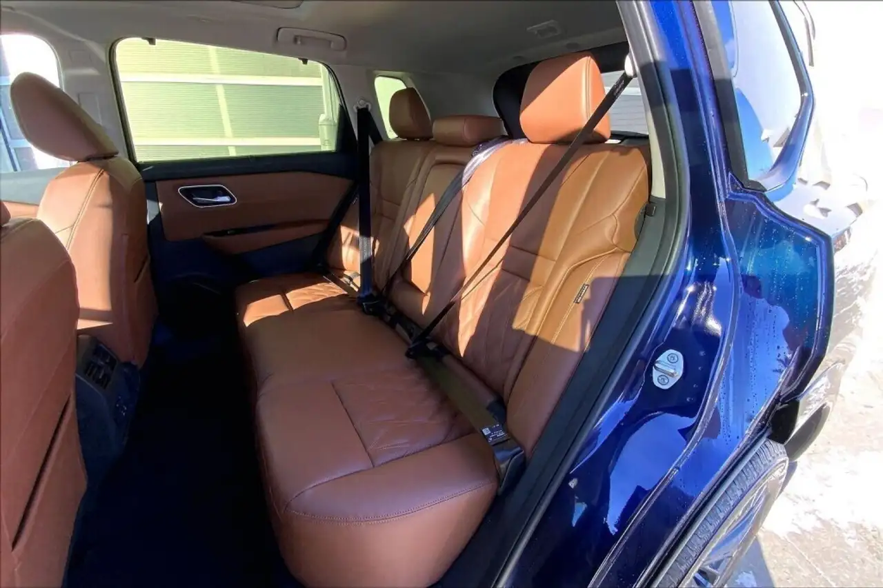 Nissan Rogue снимка Nissan Rogue