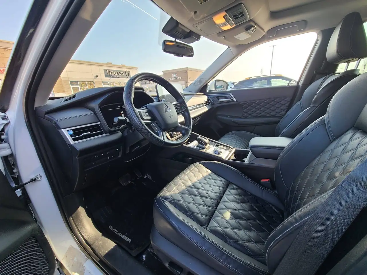 Mitsubishi Outlander снимка Mitsubishi Outlander
