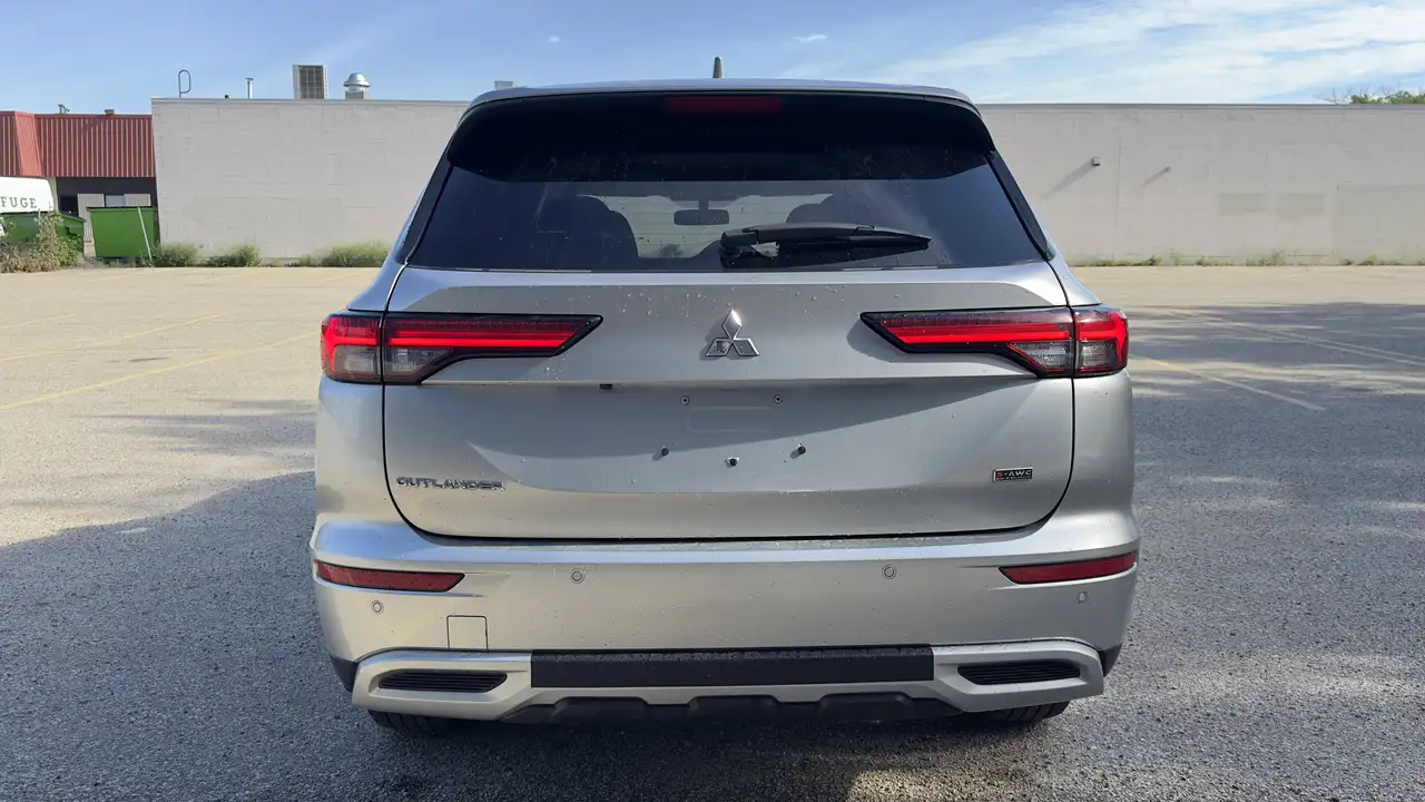 Mitsubishi Outlander снимка Mitsubishi Outlander