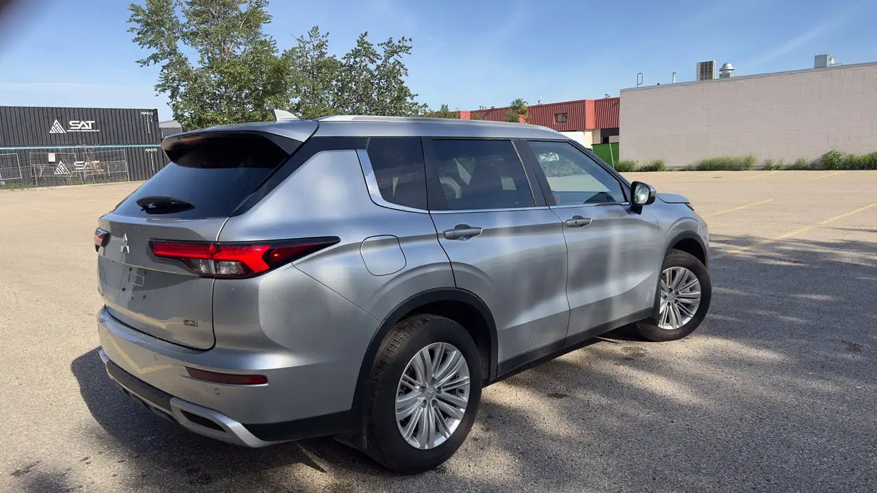 Mitsubishi Outlander снимка Mitsubishi Outlander